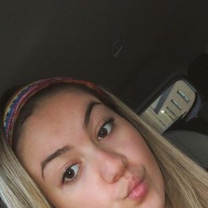 Meet your Posher, Dee